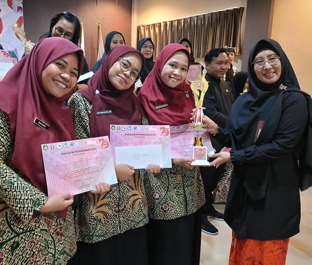 ​Tiga Guru MAN 3 Banyuwangi Juara 2 Lomba Kompetensi Guru PGRI Banyuwangi